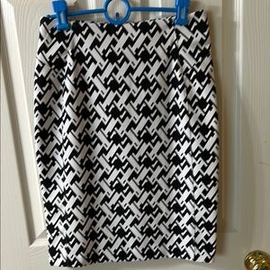 New York & Company Black and White Pencil Skirt Knee-Length